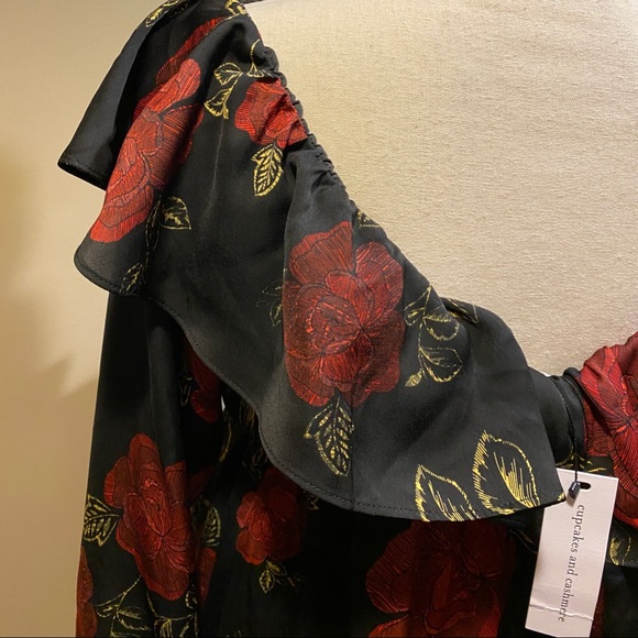 Cupcakes & Cashmere Rose Floral Halter Dress - Picture 13 of 14